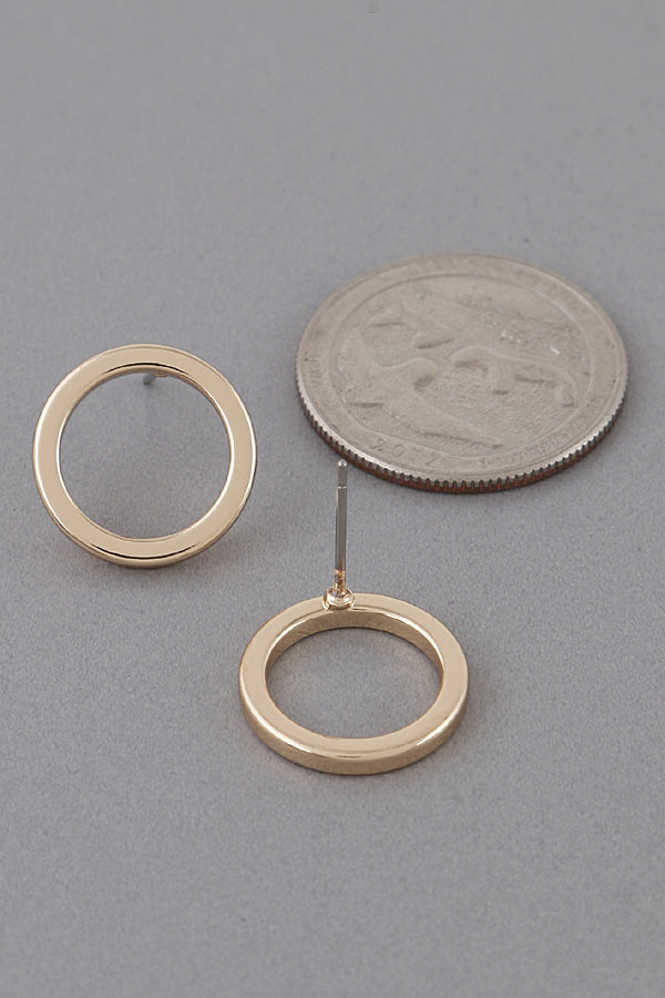 GOLD BRASS ROUND FRAME STUD EARRINGS