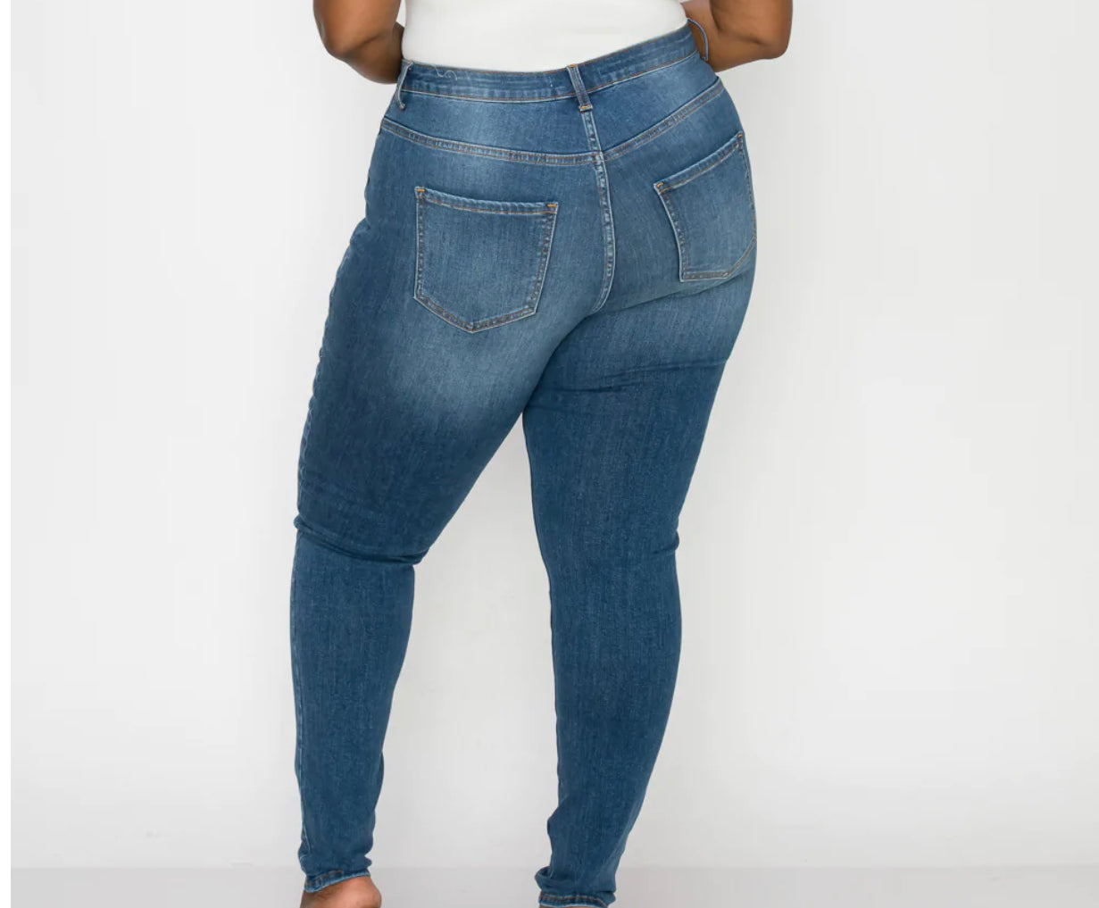 CURVY SKINNY SEXY DESTROYED JEANS