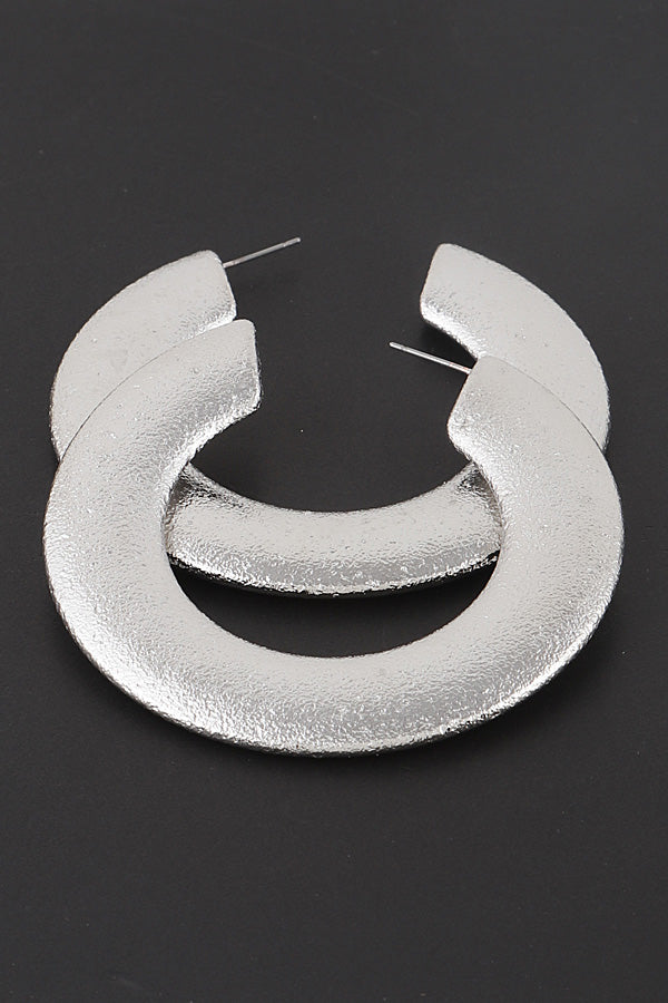 TEXTURED HOOP EARRINGS