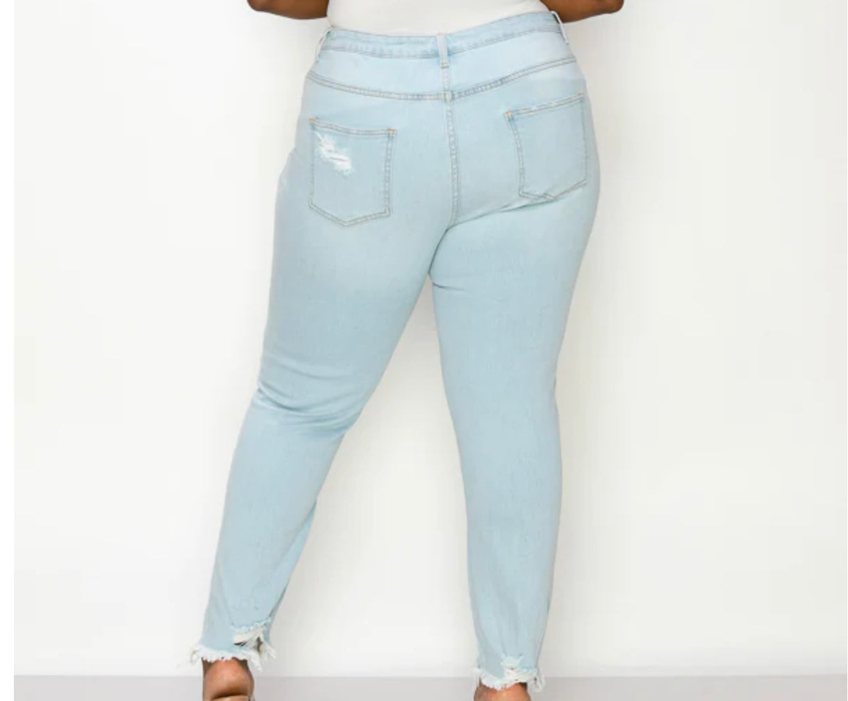 PLUS CURVY DESTROY MOM'S FIT JEAN